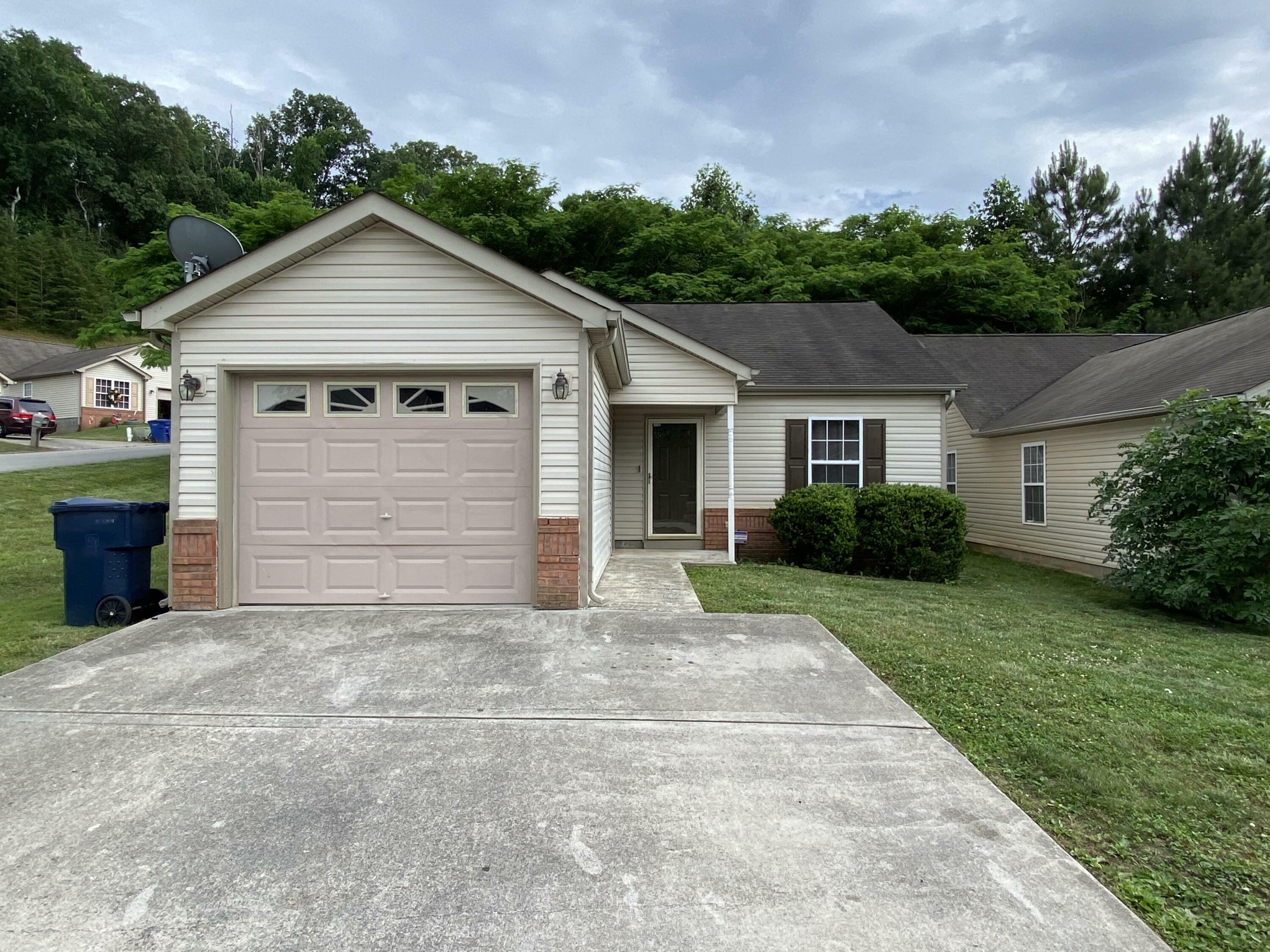 Property Photo:  1604 Sails Way  TN 37932 