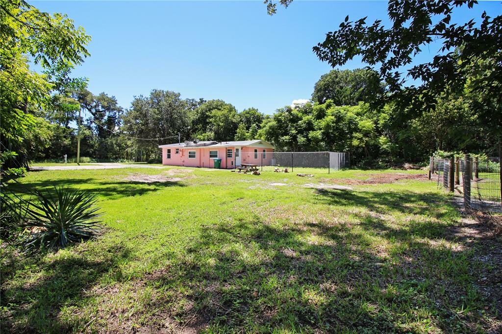 Property Photo: 1228 Bellevue Avenue FL 32114
