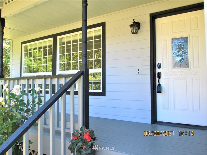 Property Photo:  2437 SE Celebrity Court  WA 98367 