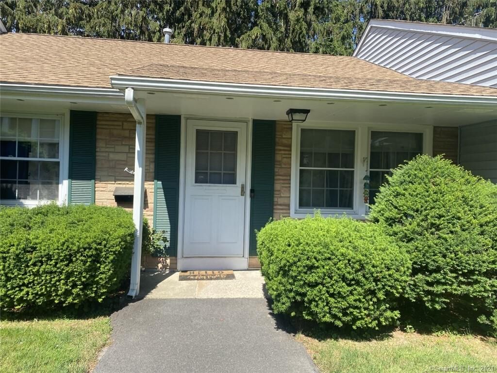 Property Photo:  9 Jackson Drive 9  CT 06460 