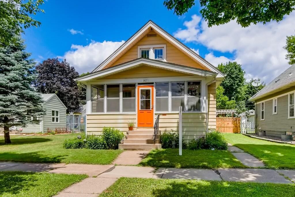 Property Photo:  957 Palace Avenue  MN 55102 