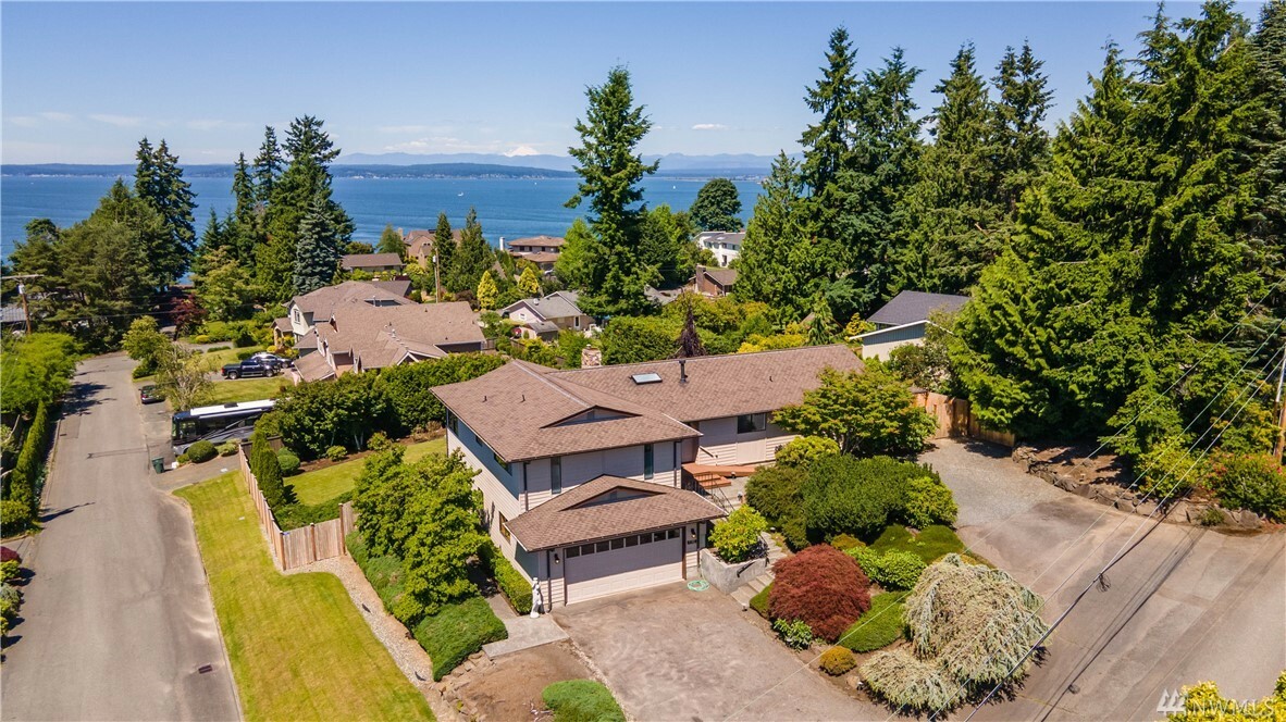 Property Photo:  3219 Wave Dr  WA 98203 
