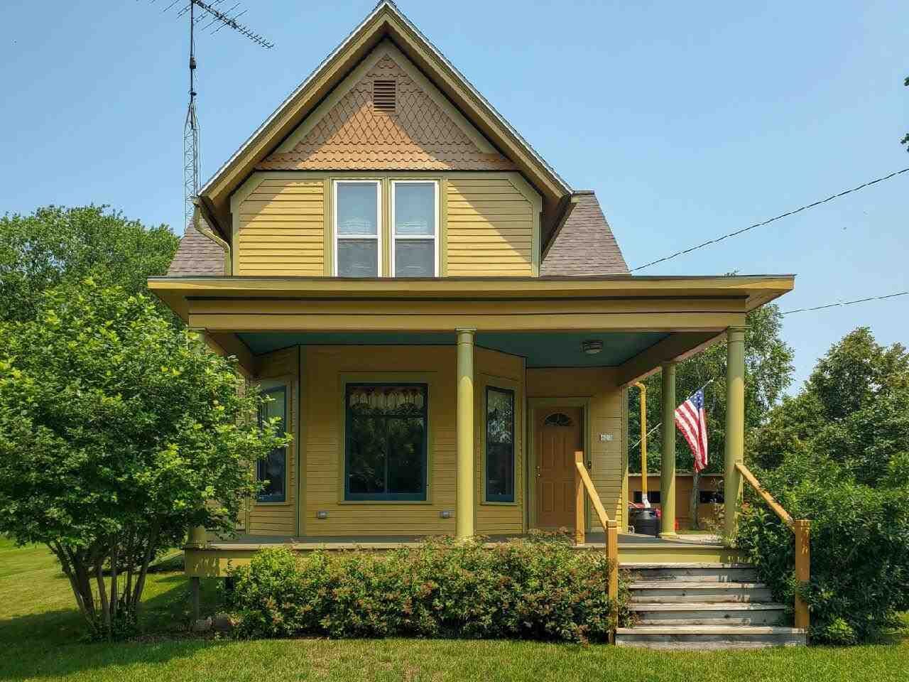Property Photo: 627 Broadway Street WI 54923-1347
