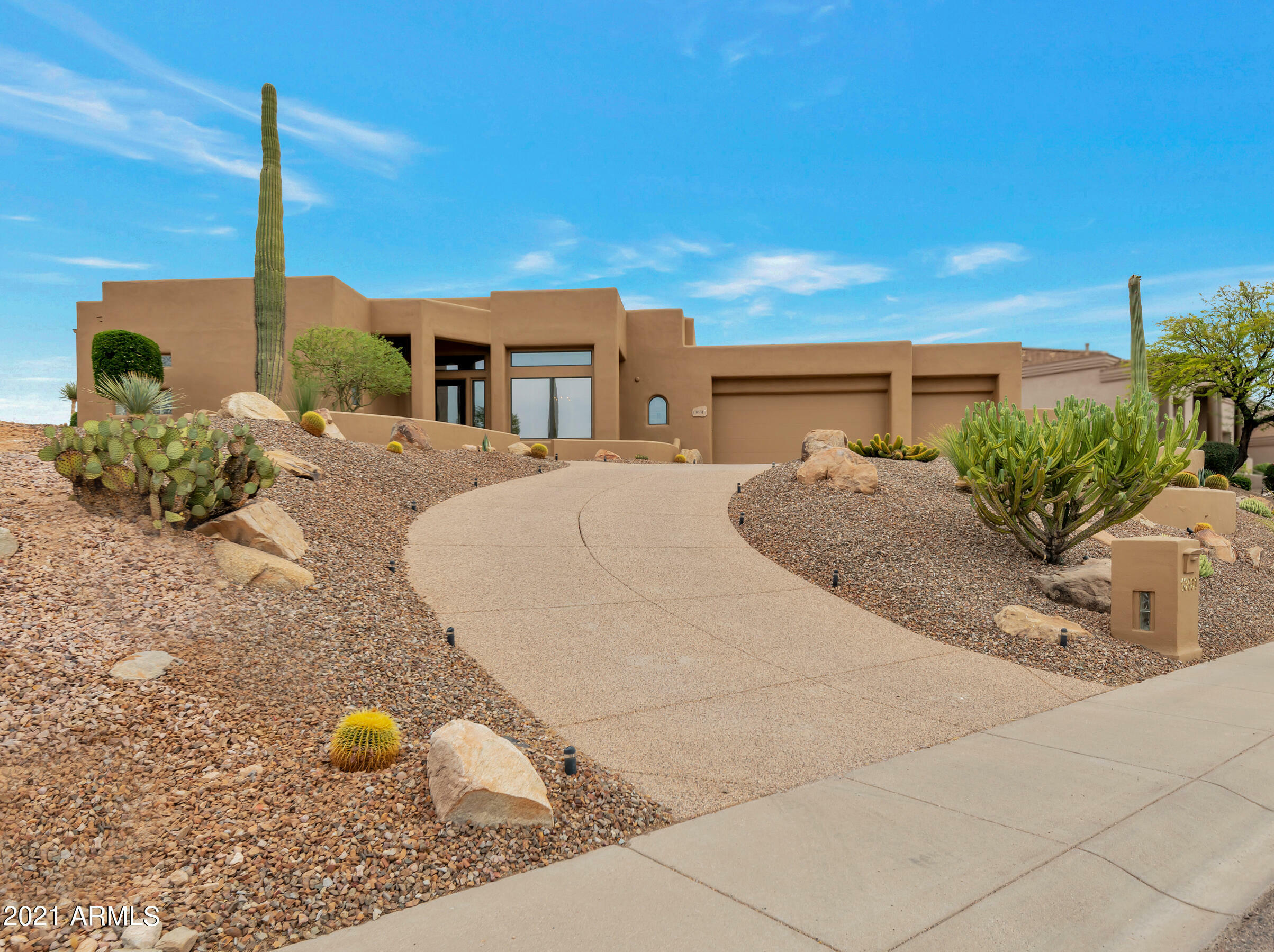 Property Photo:  13631 N Sunset Drive  AZ 85268 