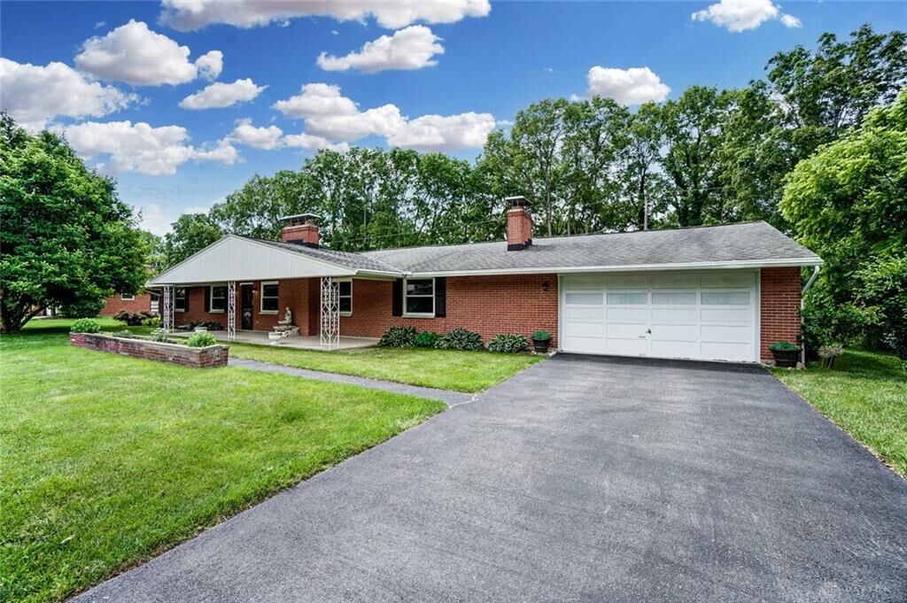 Property Photo: 152 Shadybrook Drive OH 45459