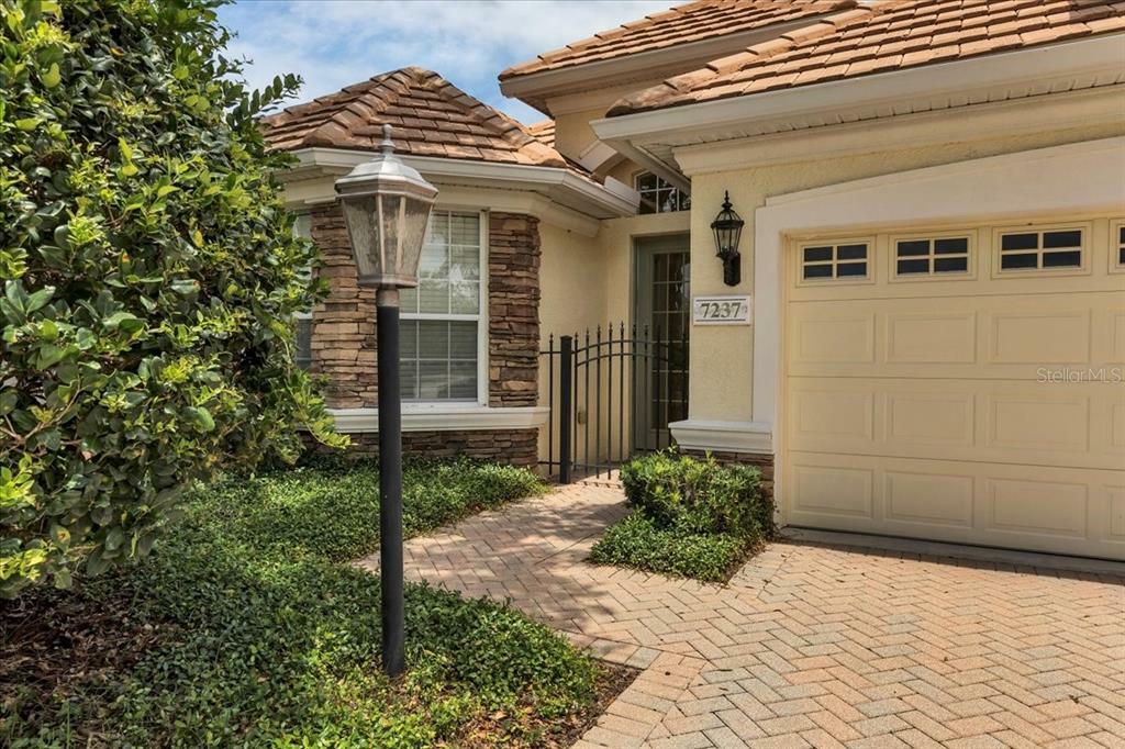 Property Photo:  7237 Orchid Island Place  FL 34202 