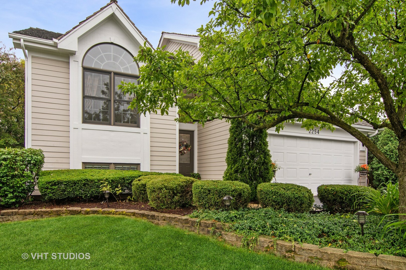 Property Photo:  2254 Brookside Lane  IL 60502 