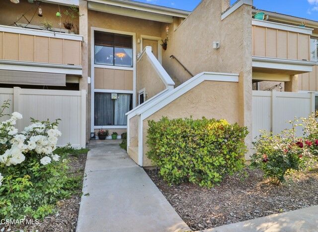 Property Photo: 2940 Deacon Street 30 CA 93065