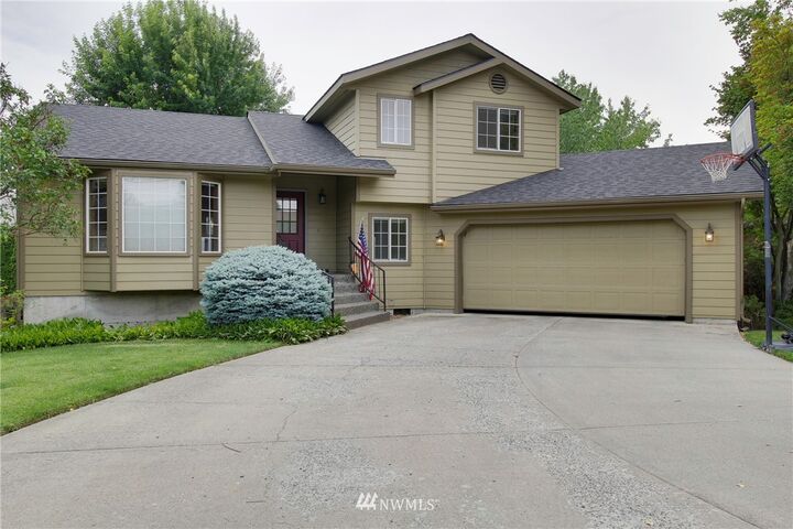 Property Photo:  1211  Highland Road  WA 99362 