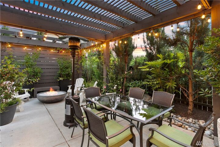 Property Photo:  7 226th Place SW  WA 98021 