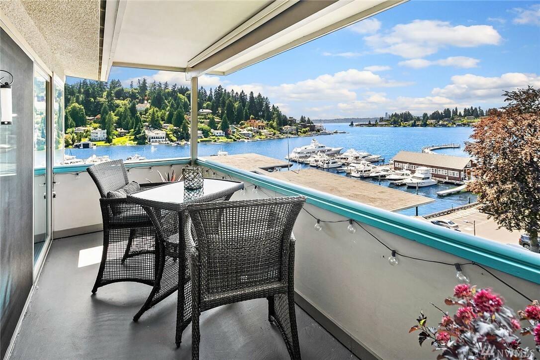 Property Photo:  9951 Lake Washington Blvd NE 43  WA 98004 