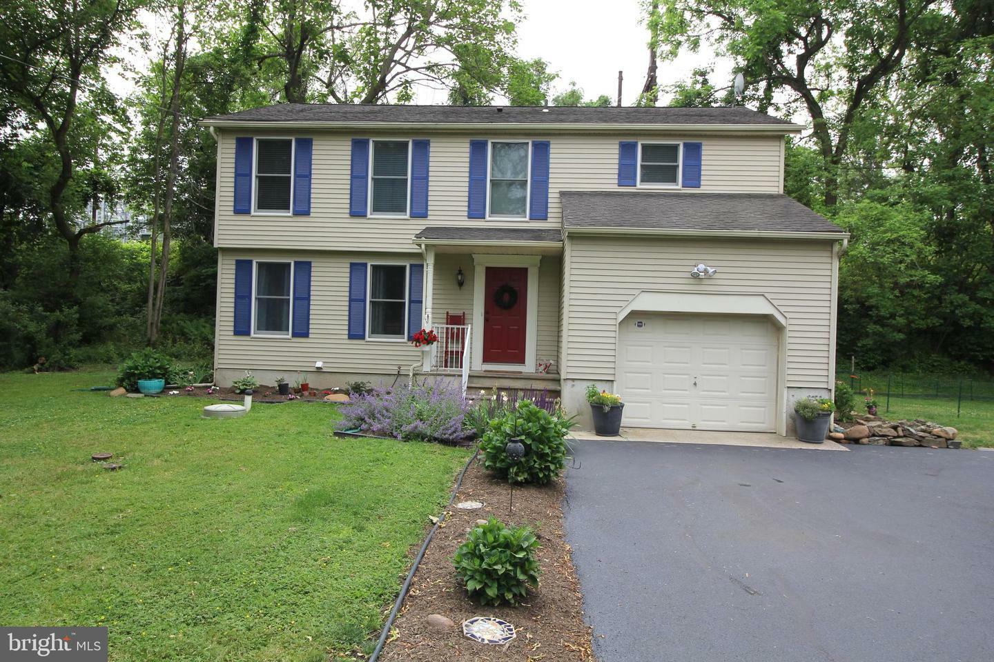 Property Photo:  21 Reading Avenue  PA 19067 