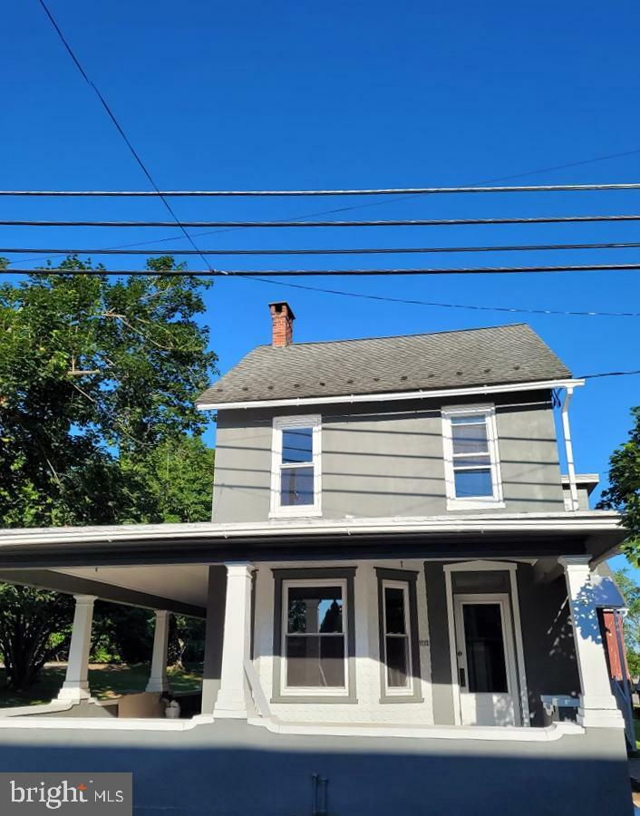 Property Photo:  1112 Station Road  PA 18070 