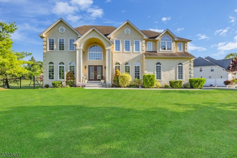 Property Photo: 1 Hunters Creek Cir NJ 08062
