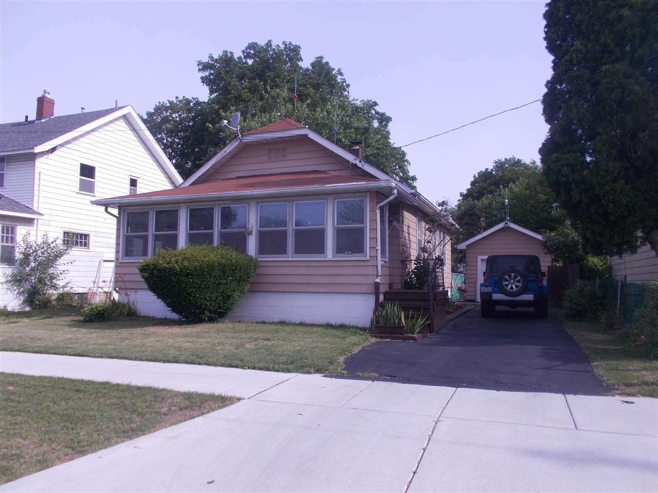 Property Photo:  630 W Atherton  MI 48507 