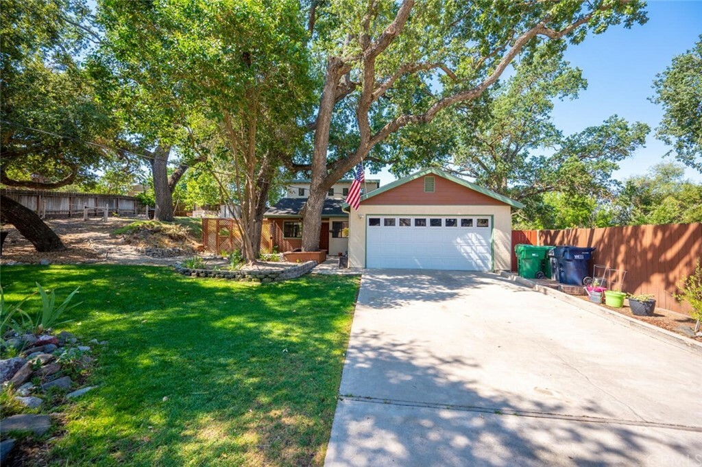 Property Photo: 4390 Rosita Avenue CA 93422