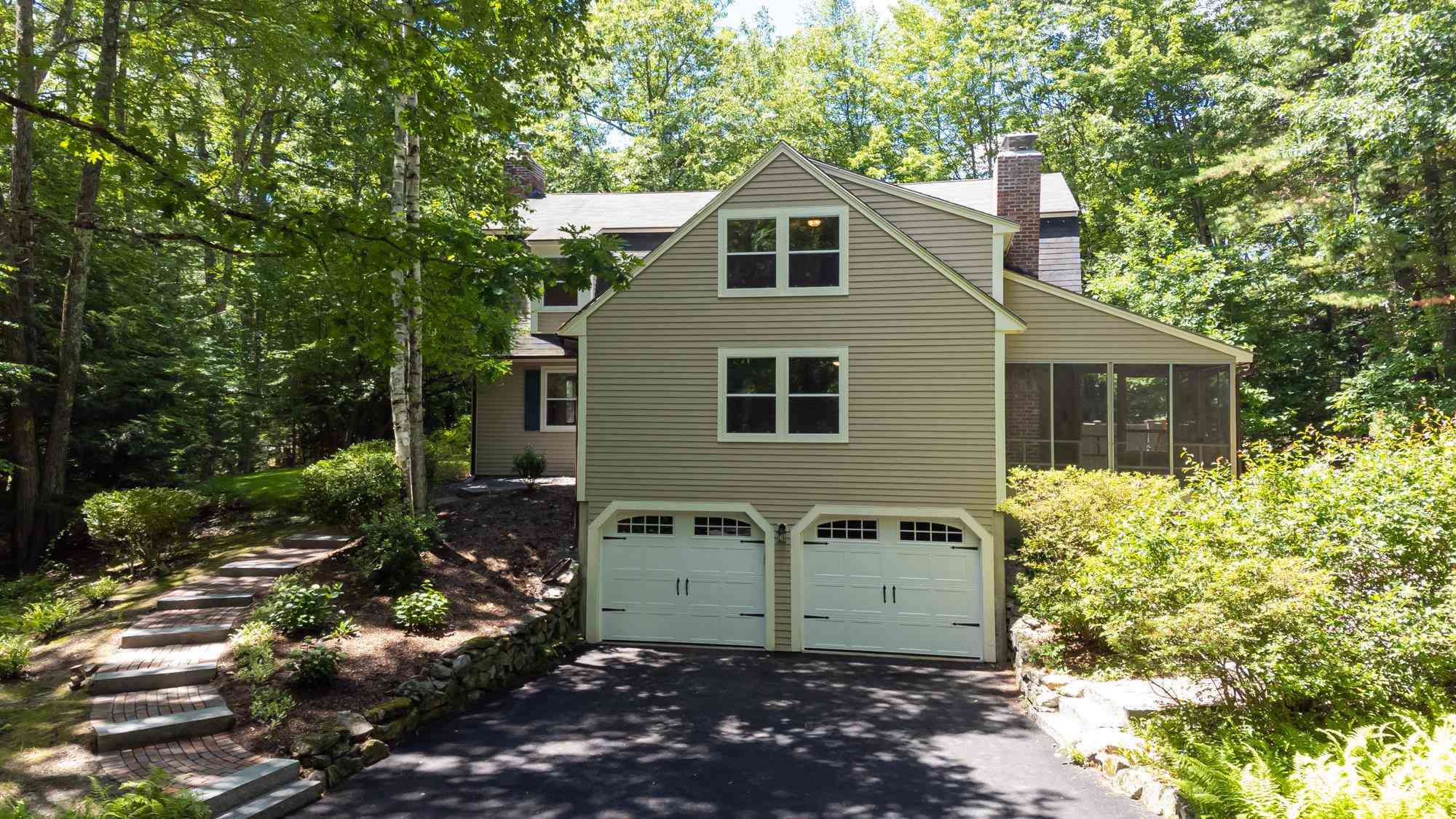 Property Photo:  47 Hearthside Circle  NH 03110 