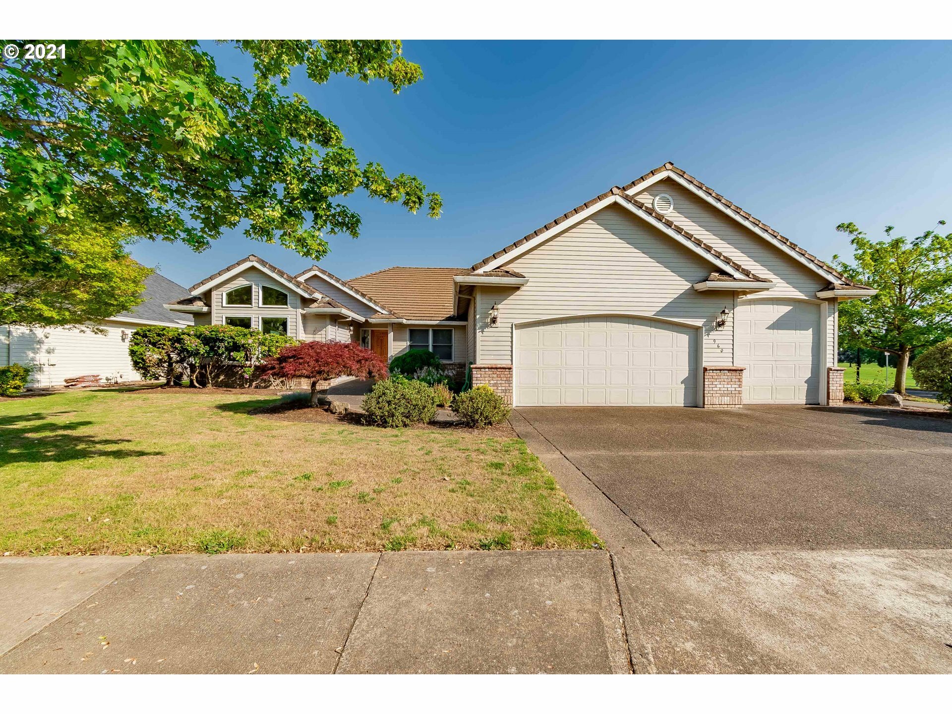 Property Photo:  960 Tukwila Dr  OR 97071 