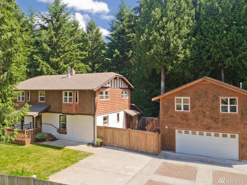 Property Photo:  12245 SE May Creek Park Dr  WA 98056 