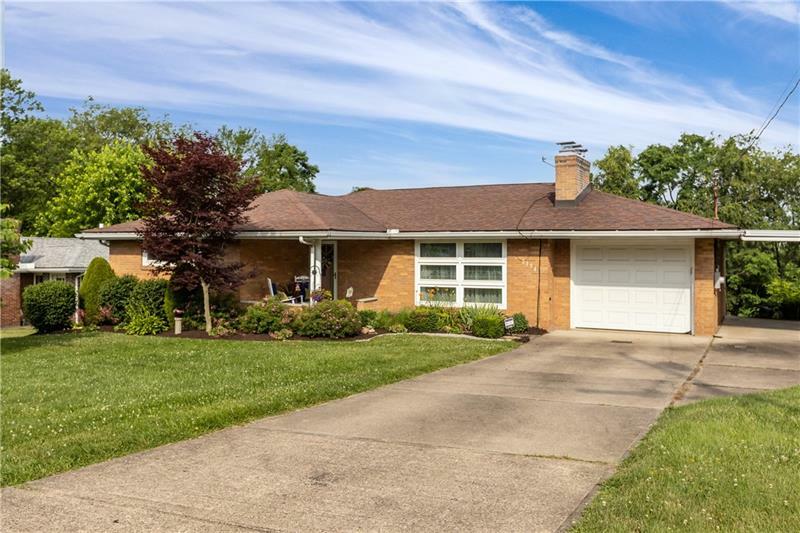 Property Photo:  2394 Lynnrose Drive  PA 15642 