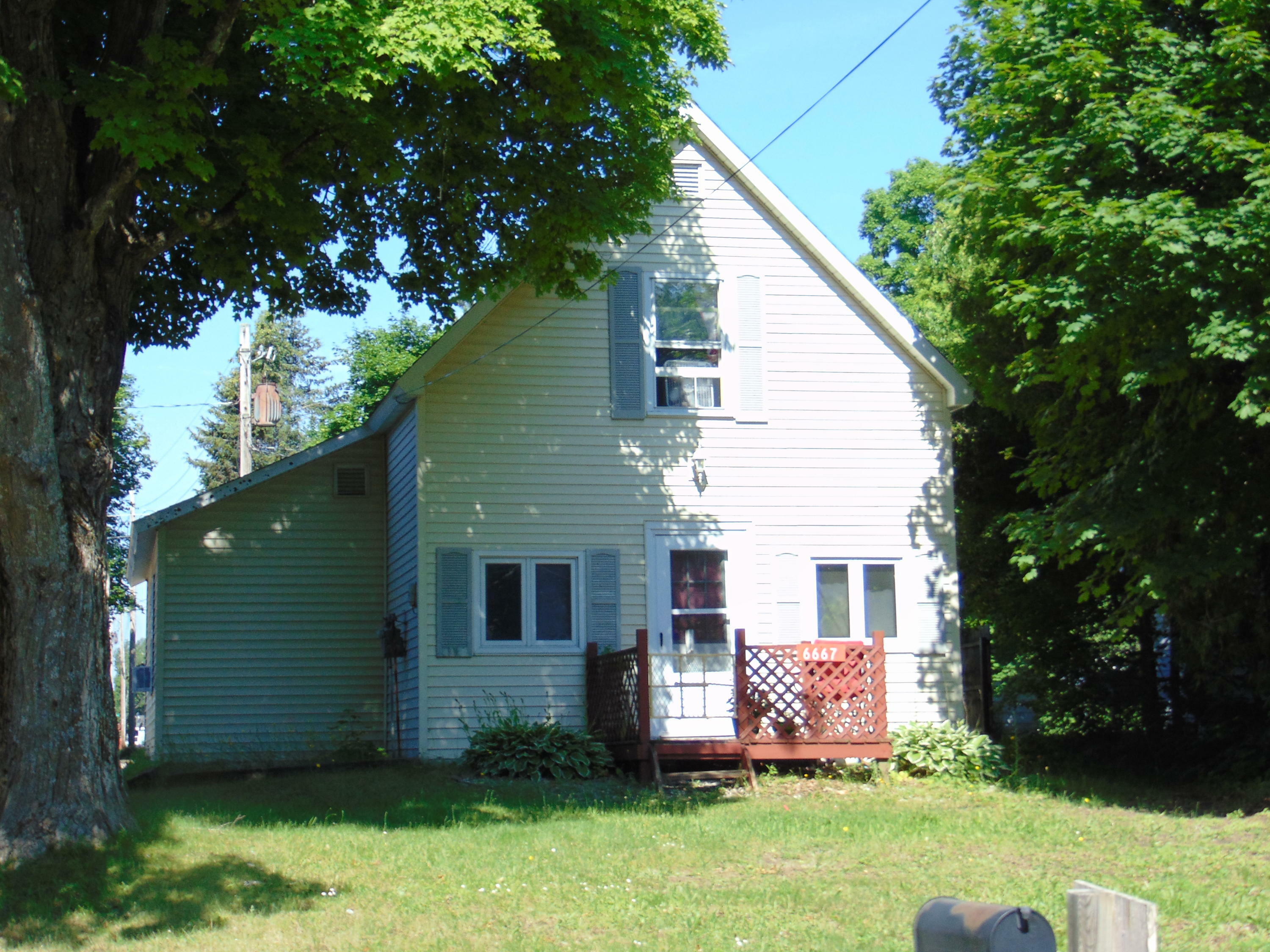6667 State St  Newberry MI 49868 photo