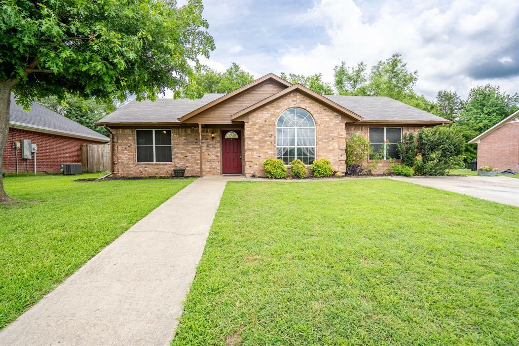 Property Photo:  1015 Solomon Drive  TX 75428 