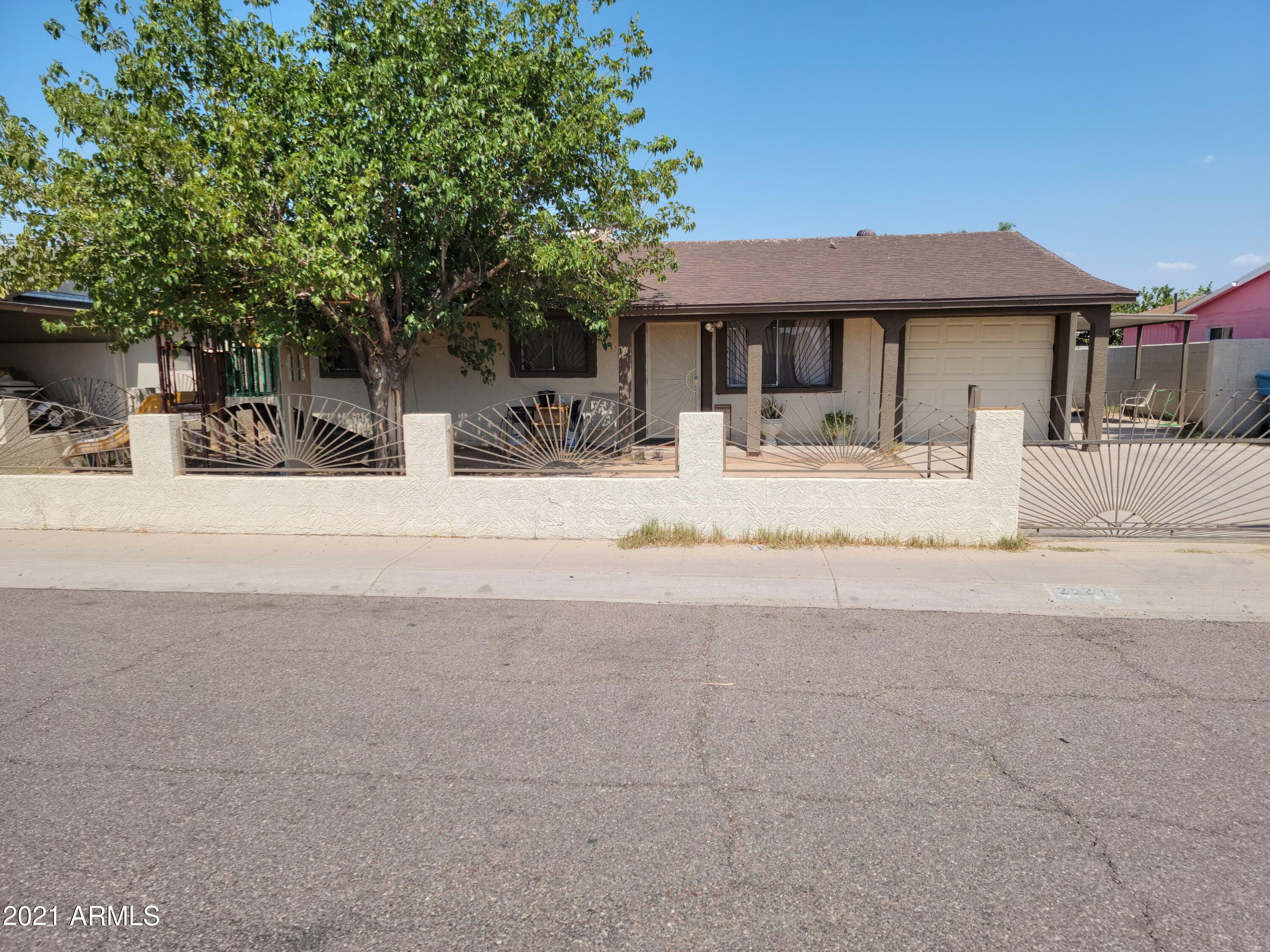 Property Photo:  2523 N 58th Lane  AZ 85035 