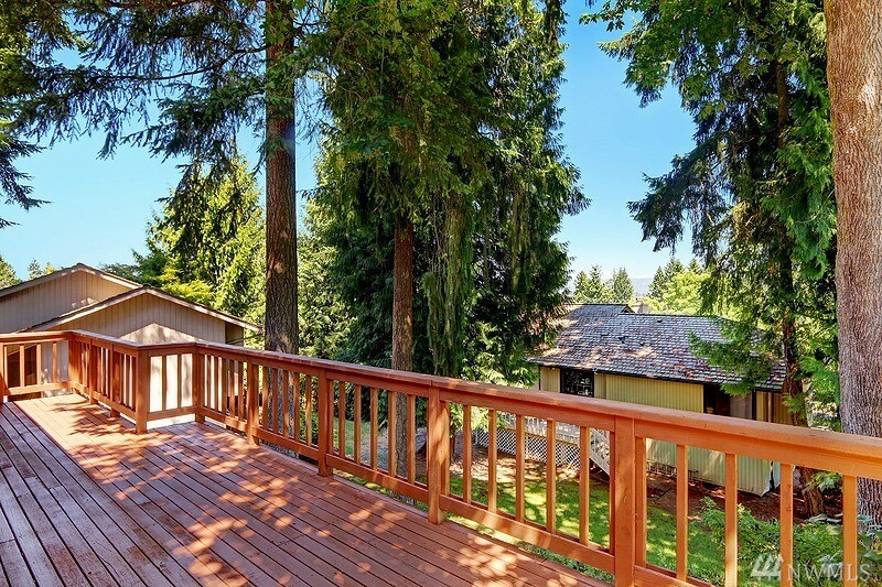 Property Photo:  6424 157th Place NE  WA 98052 