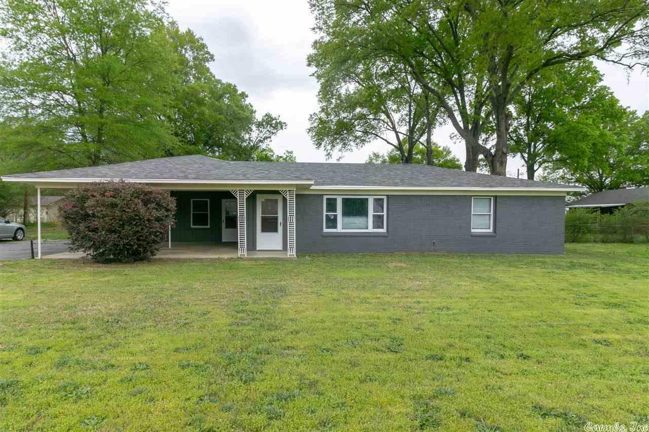 Property Photo:  1316 Robins Street  AR 72034 