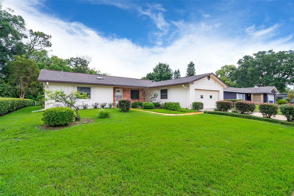 Property Photo:  2512 Eastbrook Boulevard  FL 32792 