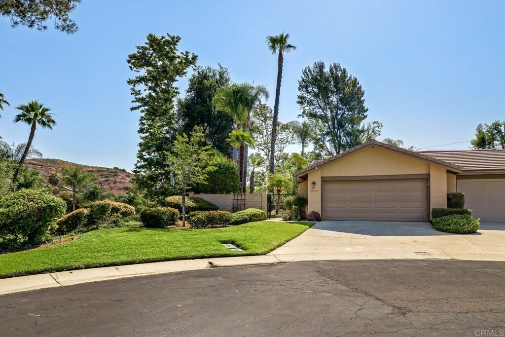 Property Photo:  4159 Serranos Court  CA 92028 