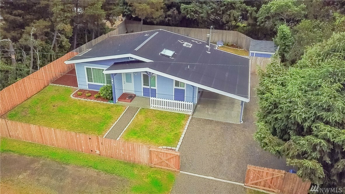 Property Photo:  184 Frigate St NW  WA 98569 