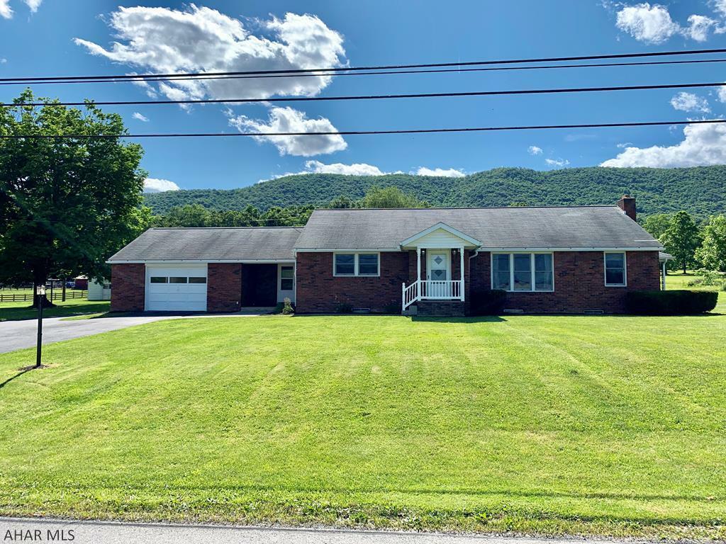 Property Photo:  2561 Raystown Road  PA 15537 