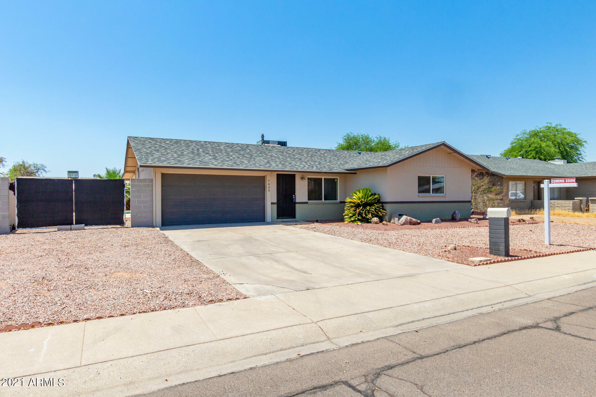 Property Photo:  1425 W El Monte Place  AZ 85224 