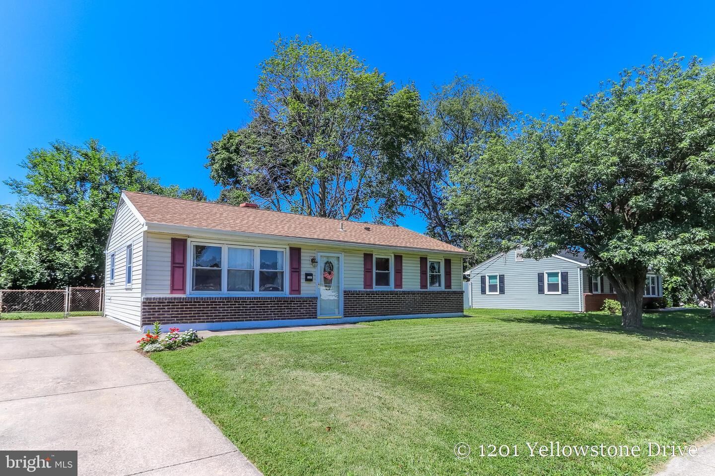 Property Photo:  1201 Yellowstone Drive  DE 19713 