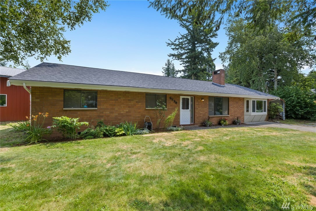 Property Photo: 5930 Paradise Dr WA 98248
