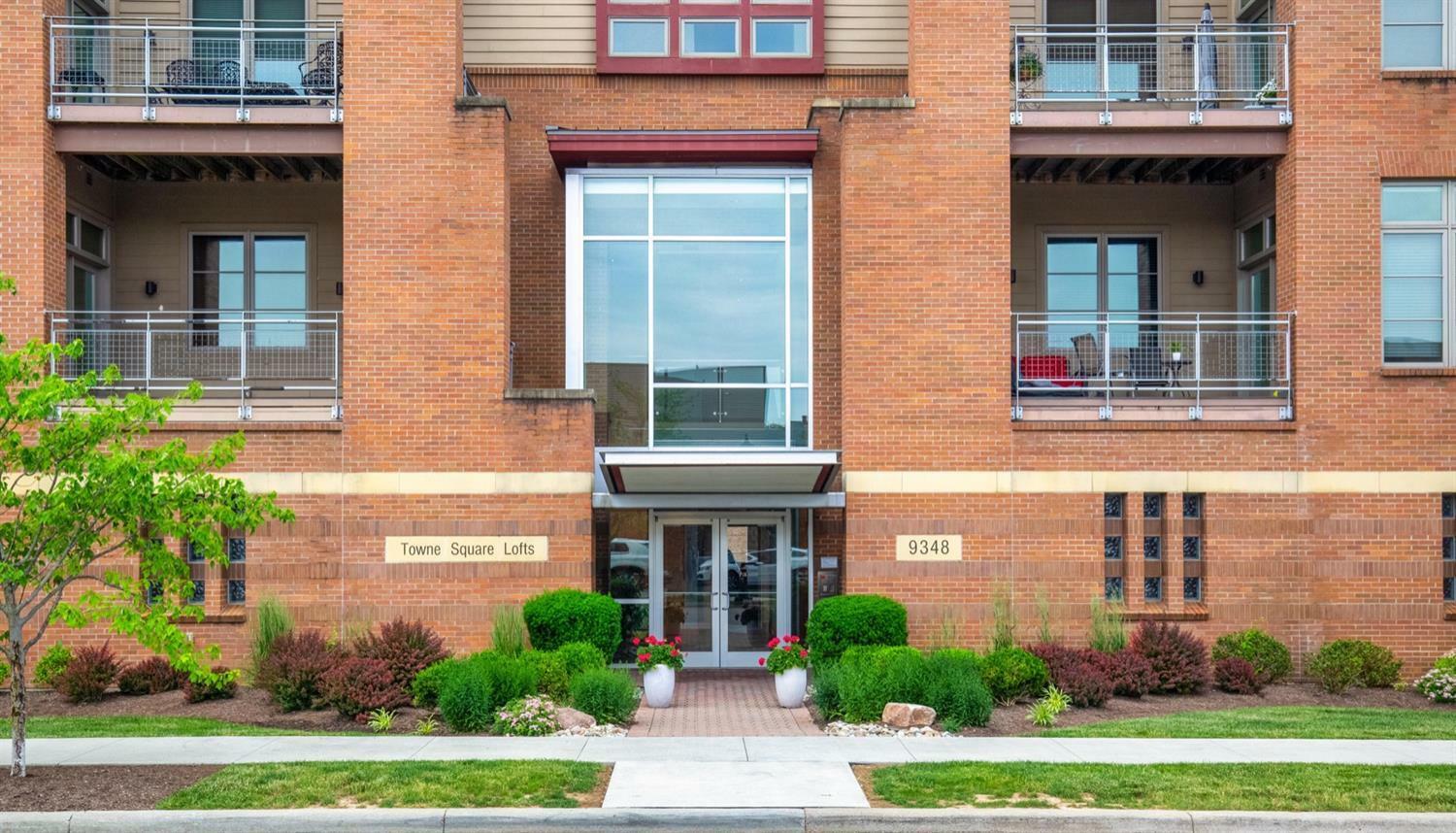 Property Photo: 9348 Towne Square Ave 6 OH 45242