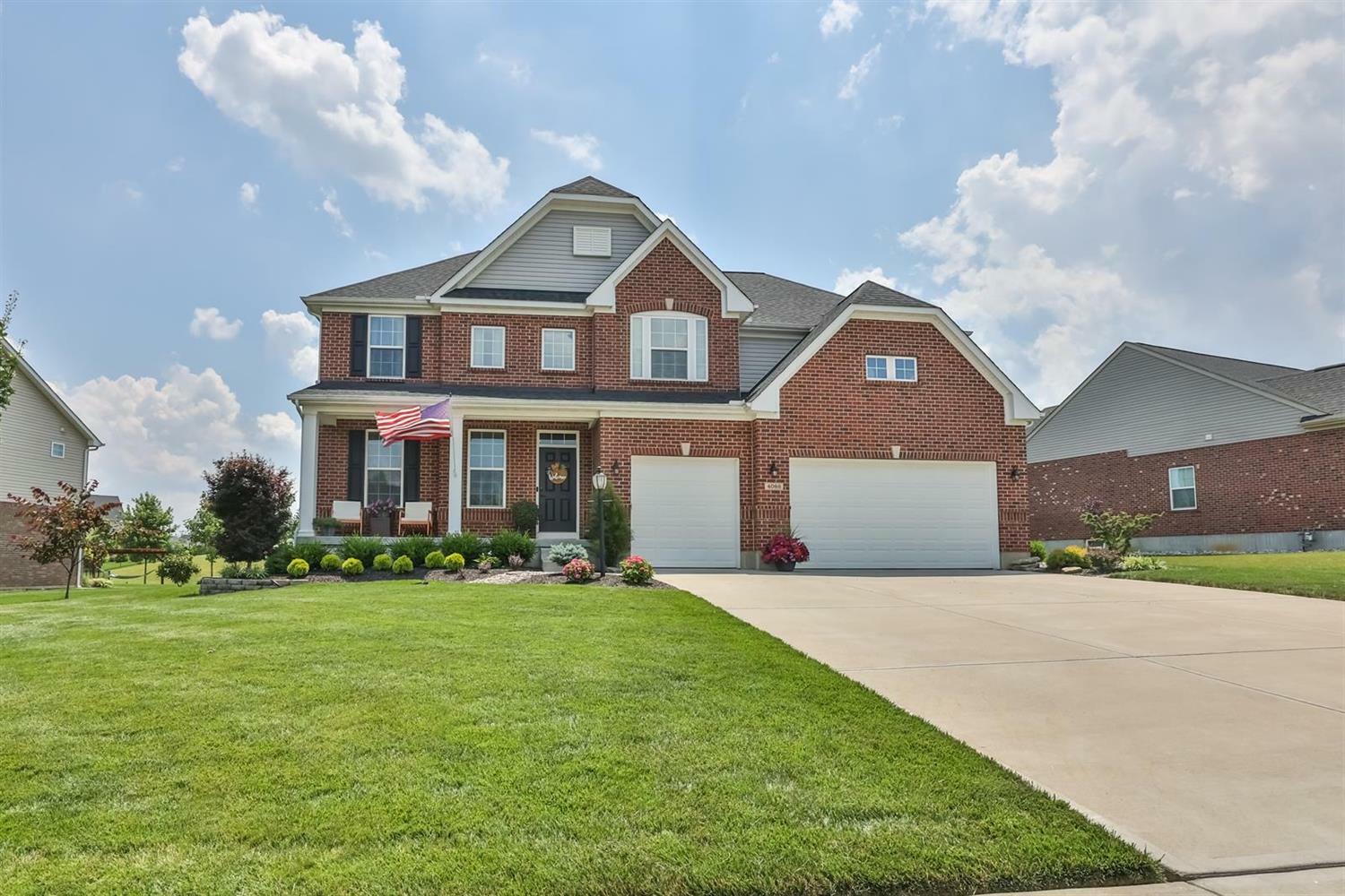 Property Photo: 4086 Chatsworth Dr OH 45040