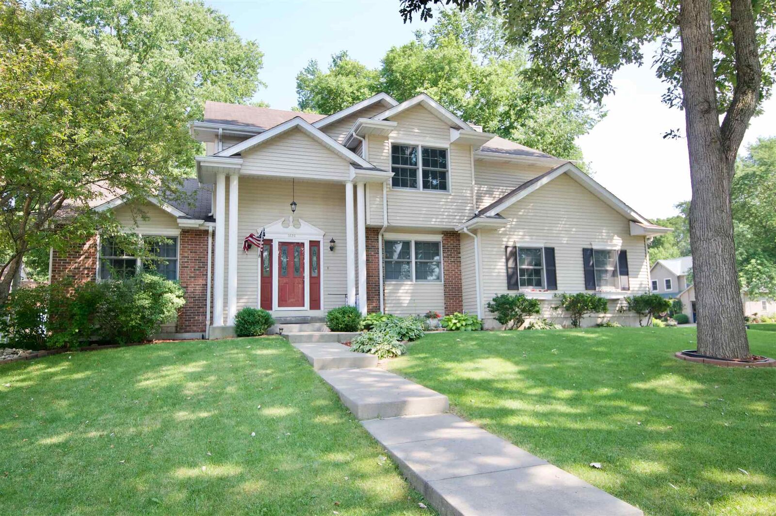 Property Photo:  1626 Bennington Court  IN 46544