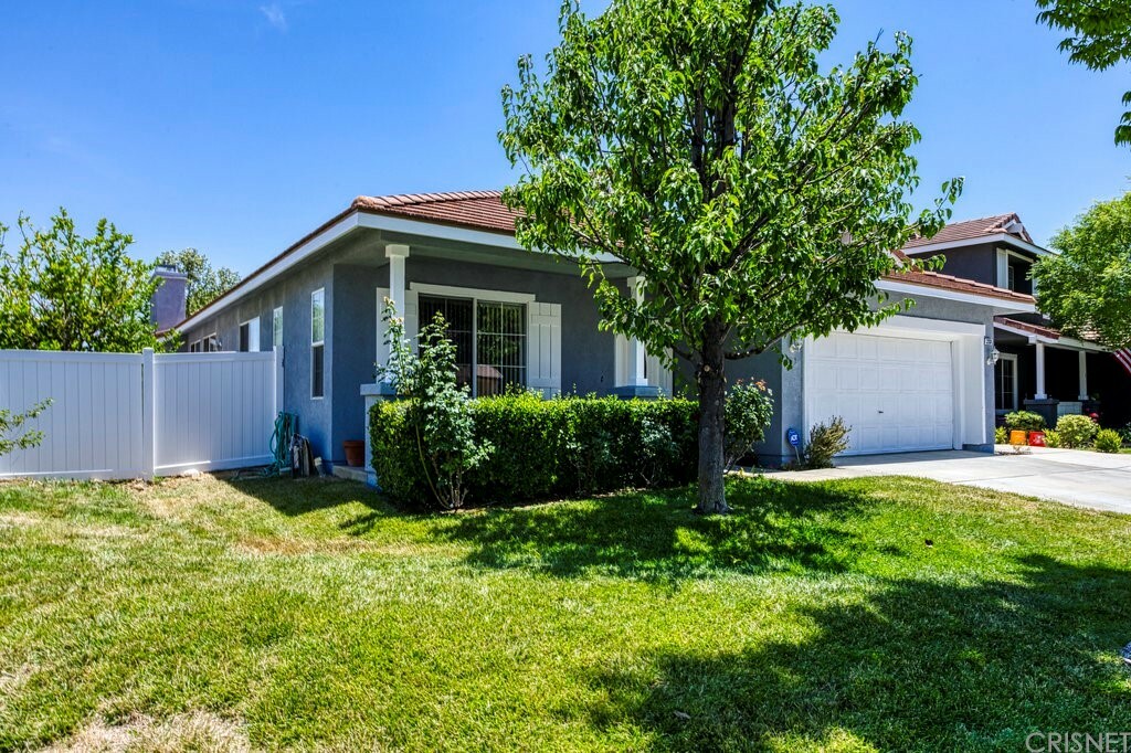 Property Photo:  32836 Ridge Top Lane  CA 91384 