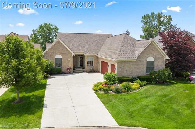 Property Photo:  59777 Glacier Pines  MI 48094 