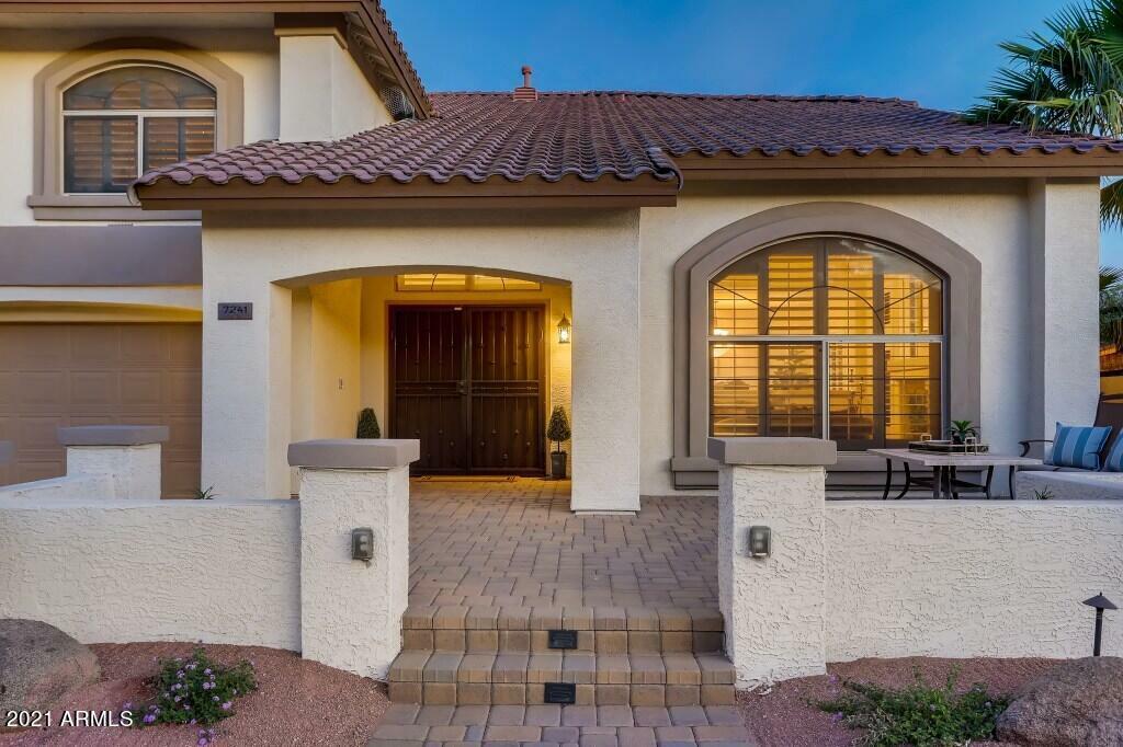 Property Photo: 7241 W Crabapple Drive AZ 85383