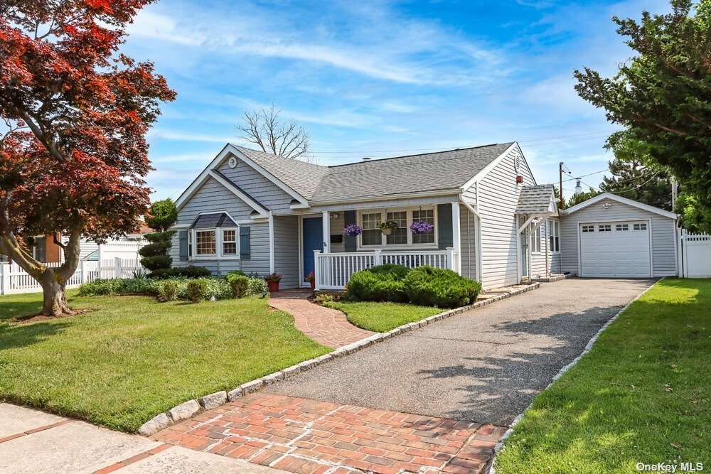 4267 Ludwig Lane  Bethpage NY 11714 photo