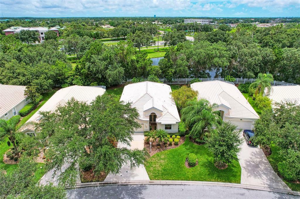 Property Photo: 8450 Idlewood Court FL 34202