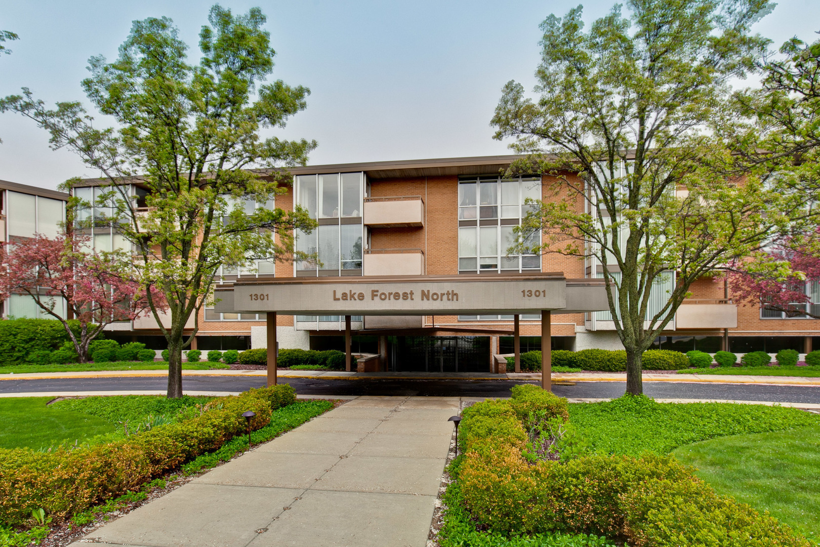 Property Photo:  1301 N Western Avenue 227  IL 60045 