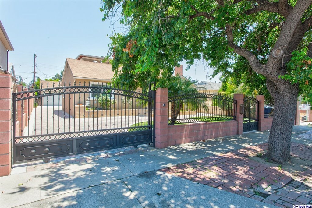 Property Photo:  7034 Costello Avenue  CA 91405 