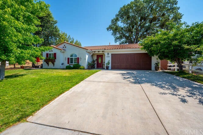 Property Photo:  2165 Avenida Manzana  CA 93422 