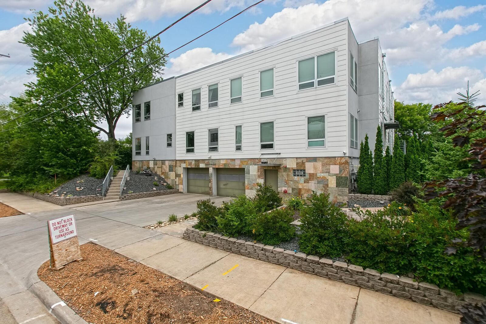 Property Photo:  4013 W 31st Street 101  MN 55416 