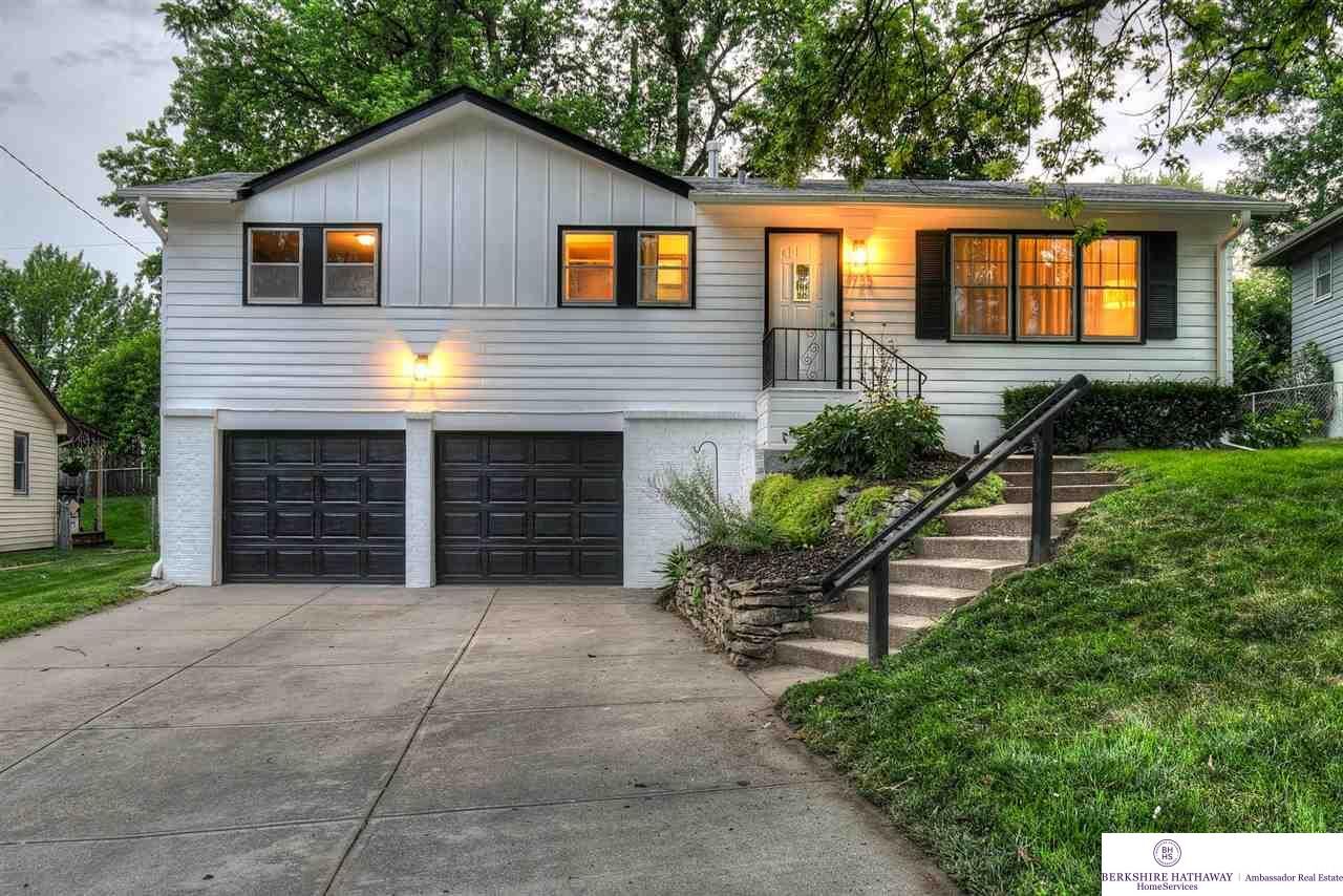 Property Photo:  1722 N 110  NE 68154 