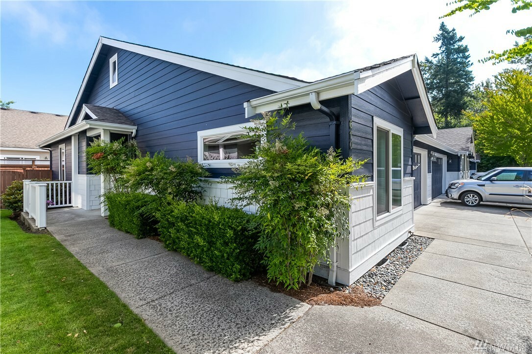 Property Photo:  610 Sunflower Lane  WA 98226 